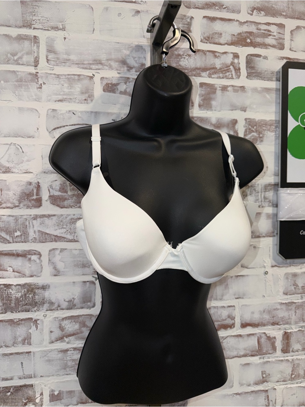 Maidenform White Smooth T-Shirt Bras with Light Padding 2pc